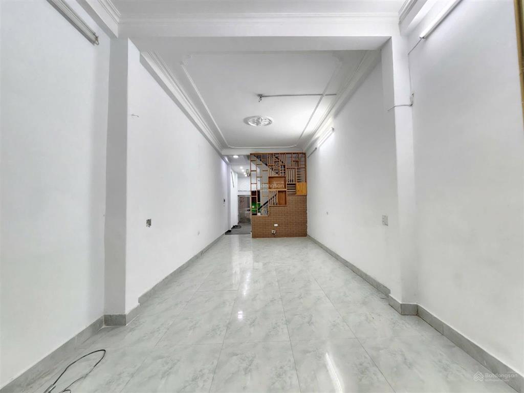 Bán nhà phố tân mai, 52m2, 5 tầng, 2 mặt ngõ, ngõ thông, kinh doanh, ngõ 2,5m, giá 9,5 tỷ.