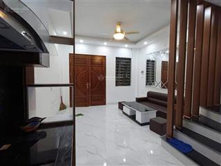 Bán nhà phố lĩnh nam, 27m2, 5 tầng, có sổ đỏ riêng, không quy hoạch, nhà mới, giá 5 tỷ.