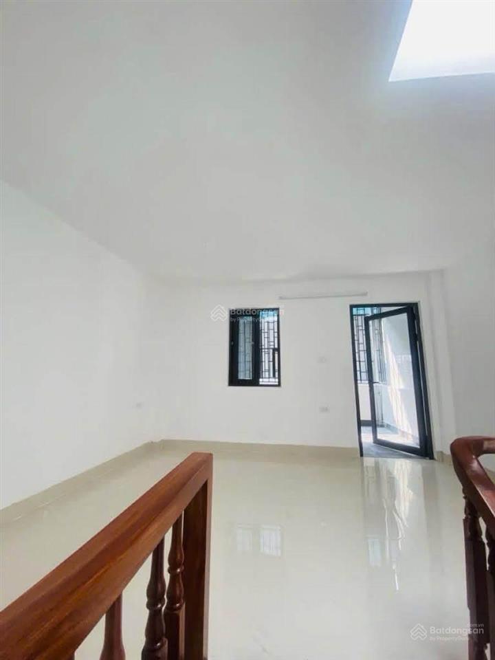 Bán nhà phố lĩnh nam, 27m2, 5 tầng, có sổ đỏ riêng, không quy hoạch, nhà mới, giá 5 tỷ.