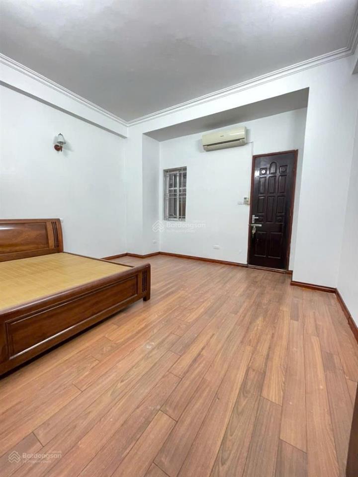 Bán nhà mặt phố lĩnh nam, 100m2, 4 tầng, mt 4m, giá 38 tỷ.
