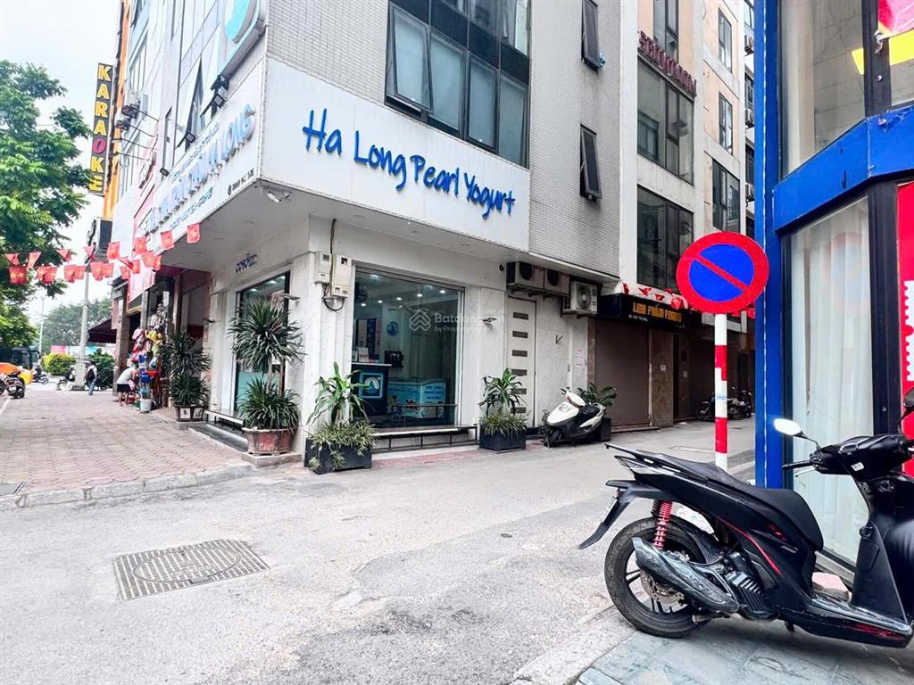 Cho thuê nhà làm văn phòng công ty, phố trường chinh, 350m2, ngõ ô tô 5m, ngõ thông, có thang máy.