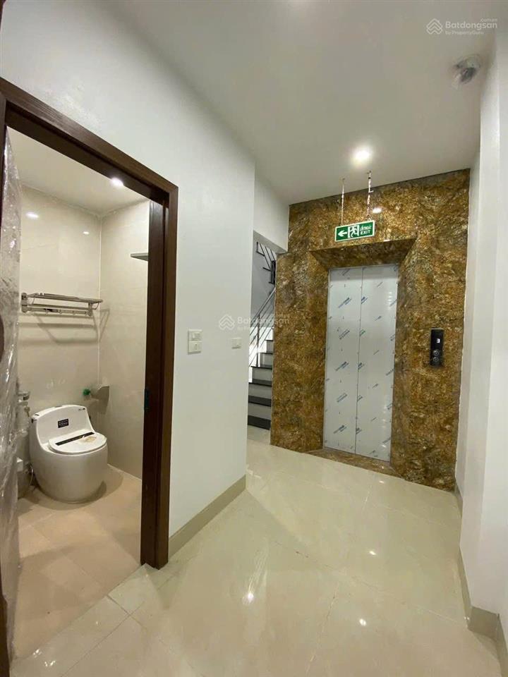 Cho thuê nhà làm văn phòng công ty, phố trường chinh, 350m2, ngõ ô tô 5m, ngõ thông, có thang máy.