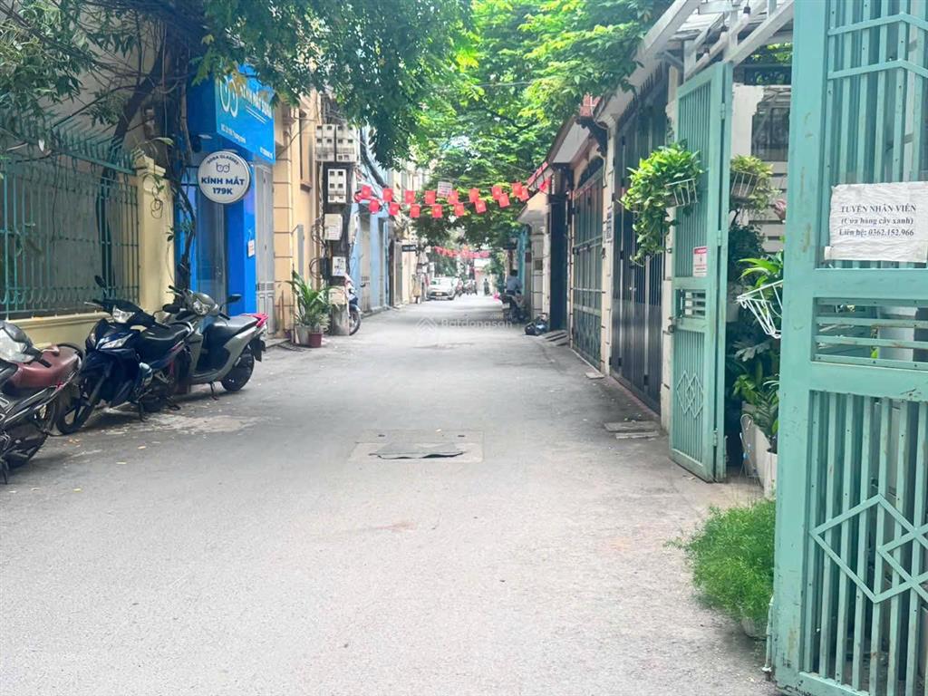 Cho thuê nhà làm văn phòng công ty, phố trường chinh, 350m2, ngõ ô tô 5m, ngõ thông, có thang máy.