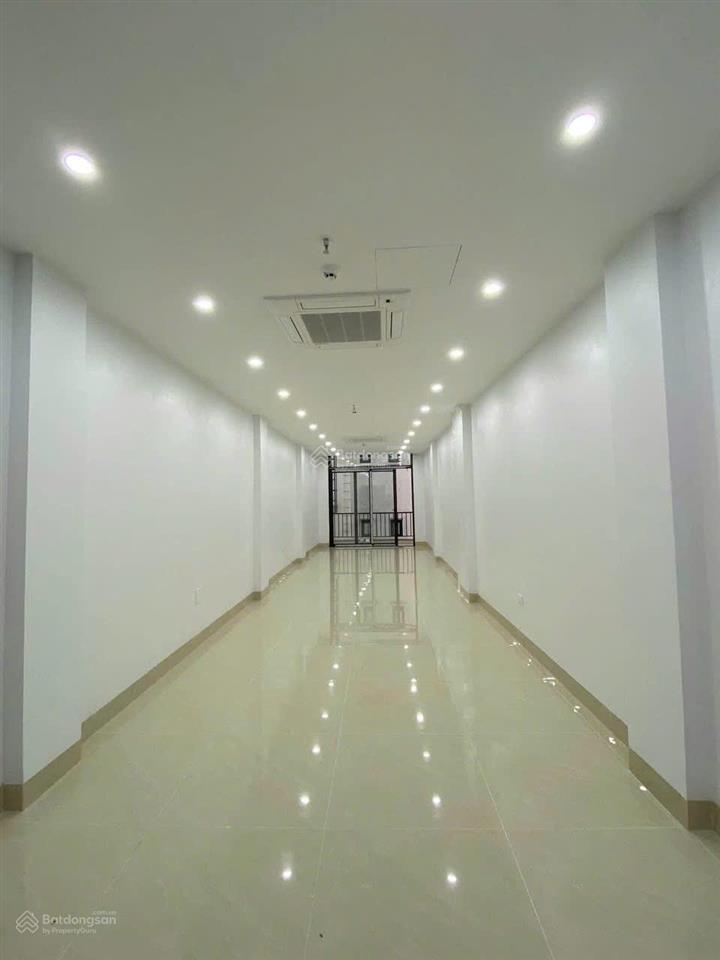 Cho thuê nhà làm văn phòng công ty, phố trường chinh, 350m2, ngõ ô tô 5m, ngõ thông, có thang máy.