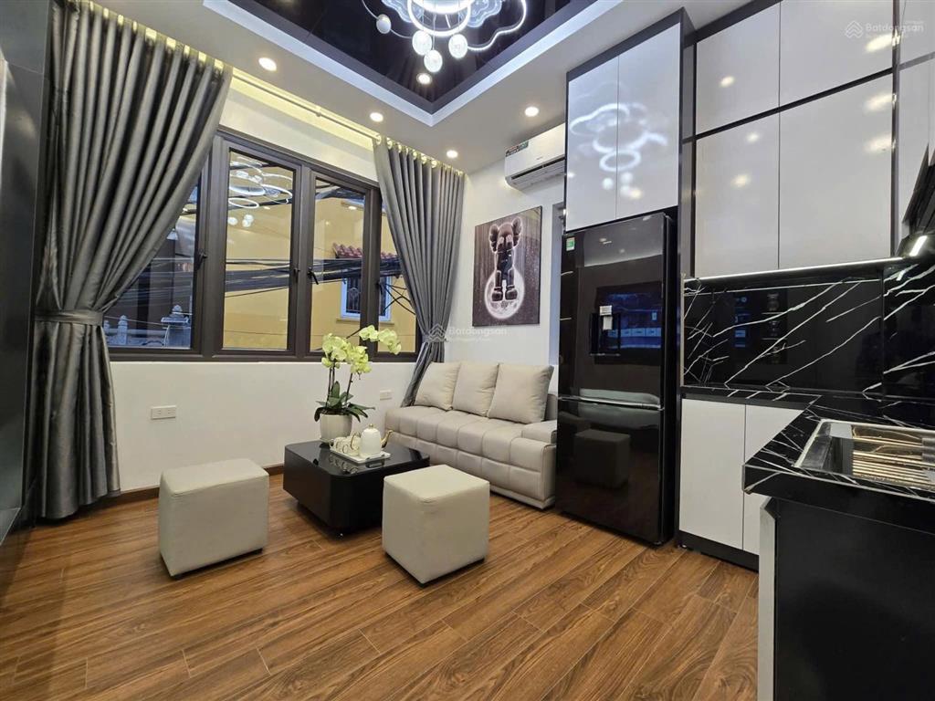 Bán nhà mặt phố giáp nhị, 25m2, 5 tầng, mặt ngõ ô tô tránh, kinh doanh, giá 6,8 tỷ, không quy hoạch