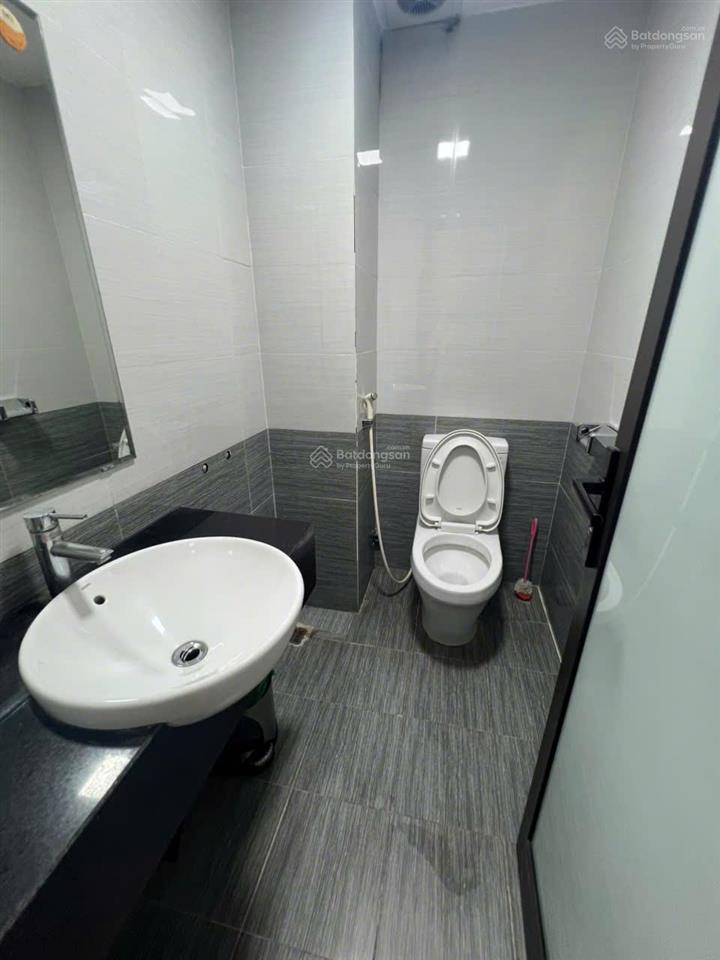 Cần bán toà văn phòng 62m xây 6 tầng mặt tiền 5m phố phạm tuấn tài, trần quốc hoàn, sổ đỏ, giá 23ty