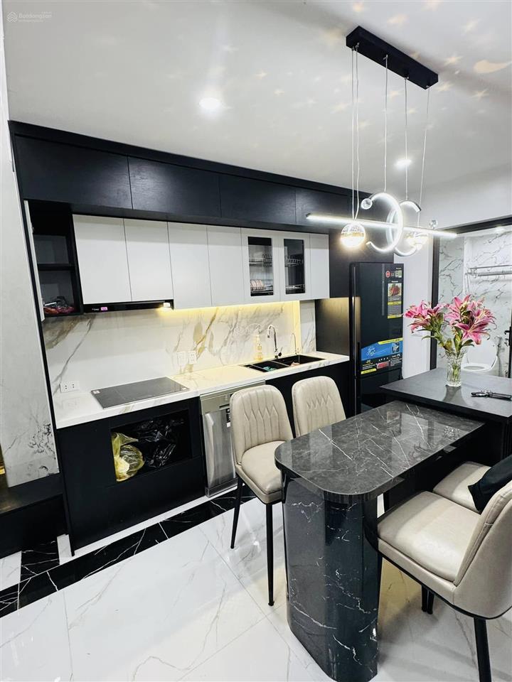 Siêu phẩm, hơn 300tr/m2 bán nhà mặt phố khuất duy tiến, tx 196m2, mt khủng 20m. vị trí siêu hiếm