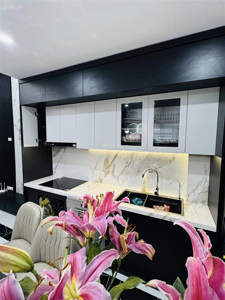 Siêu phẩm, hơn 300tr/m2 bán nhà mặt phố khuất duy tiến, tx 196m2, mt khủng 20m. vị trí siêu hiếm