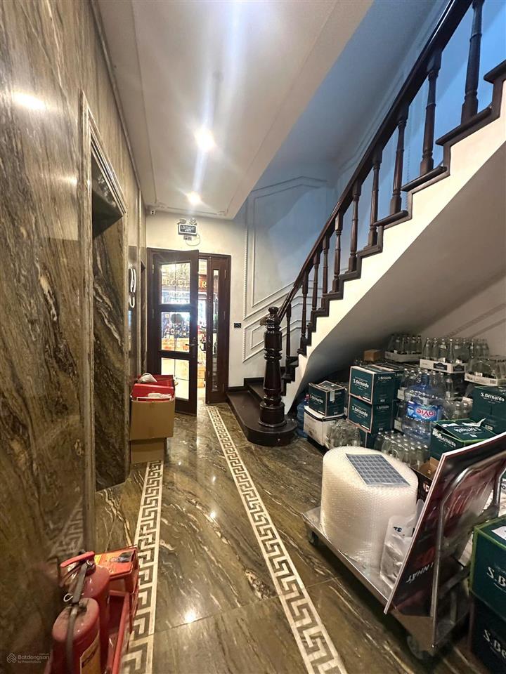 Bán nhà mặt phố vũ phạm hàm, cầu giấy. 150m² 7 tầng mặt tiền 5,6m. giá 105 tỷ.  0912 259 ***