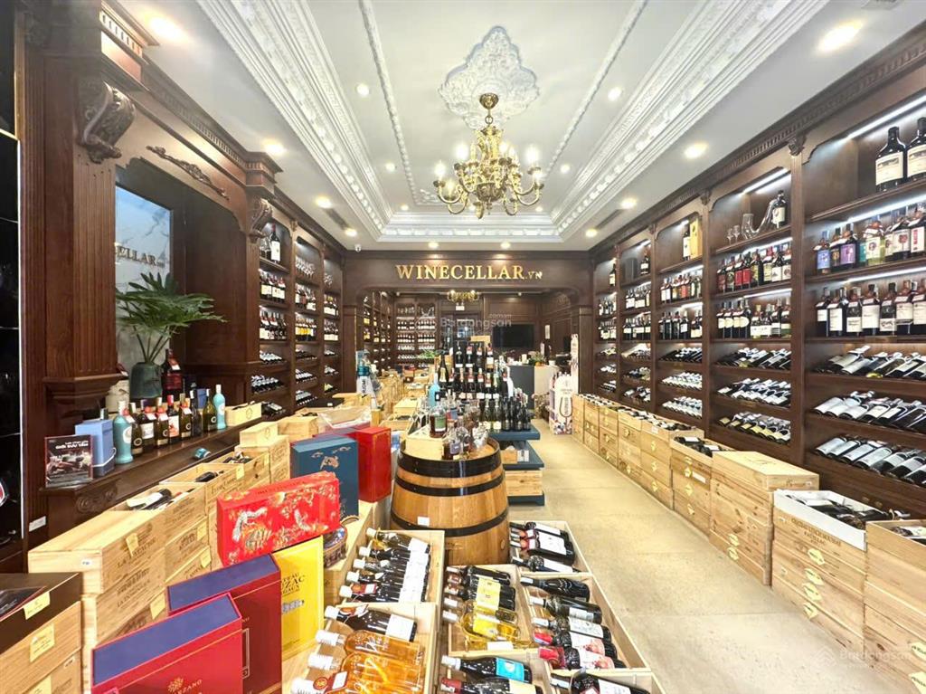 Bán nhà mặt phố vũ phạm hàm, cầu giấy. 150m² 7 tầng mặt tiền 5,6m. giá 105 tỷ.  0912 259 ***