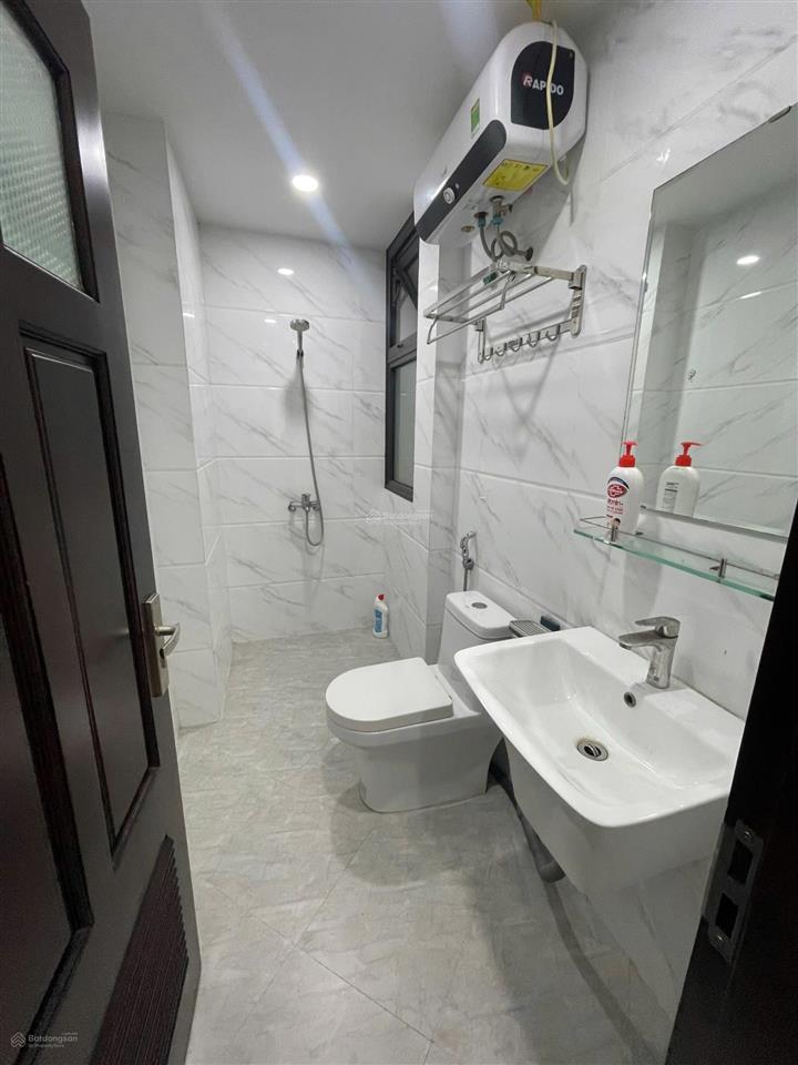 Bán nhà phố đỗ quang, trung hòa, cầu giấy. 60m2 6 tầng mặt tiền 5,2m. kd sầm uất. giá 35 tỷ