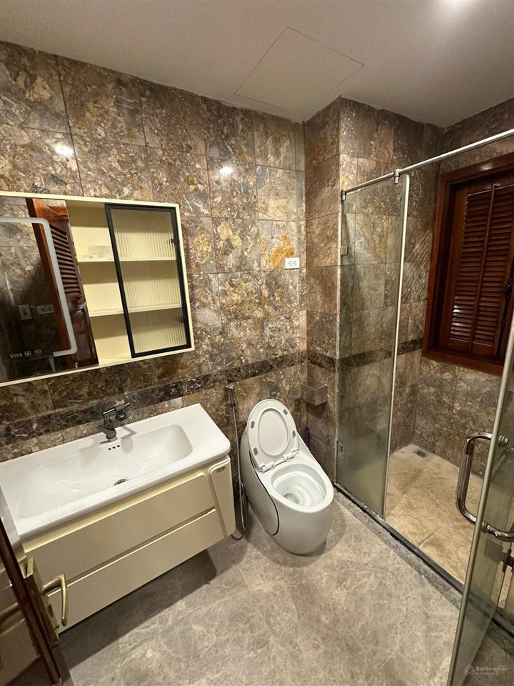 Bán nhà phố đỗ quang, trung hoà nhân chính. cầu giấy. 60m2 6tầng thang máy mặt tiền 5,2m. giá 35 ty