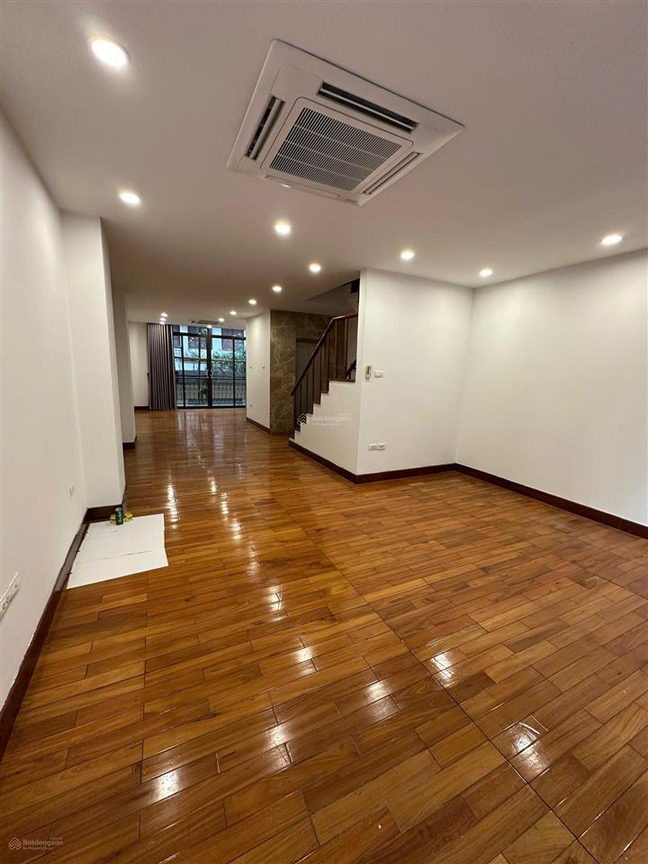 Bán nhà phố đỗ quang, trung hoà nhân chính. cầu giấy. 60m2 6tầng thang máy mặt tiền 5,2m. giá 35 ty
