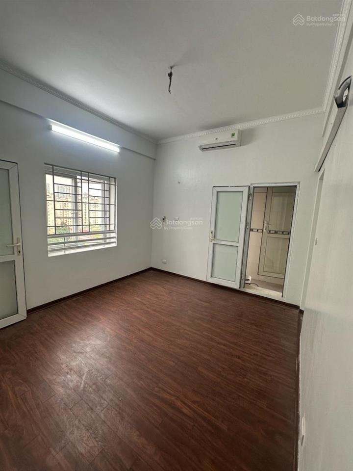 Cho thuê căn hộ chung cư b3a nam trung yên, cầu giấy. 55m2 2ngủ đồ cơ bản. giá 10 triệu/tháng