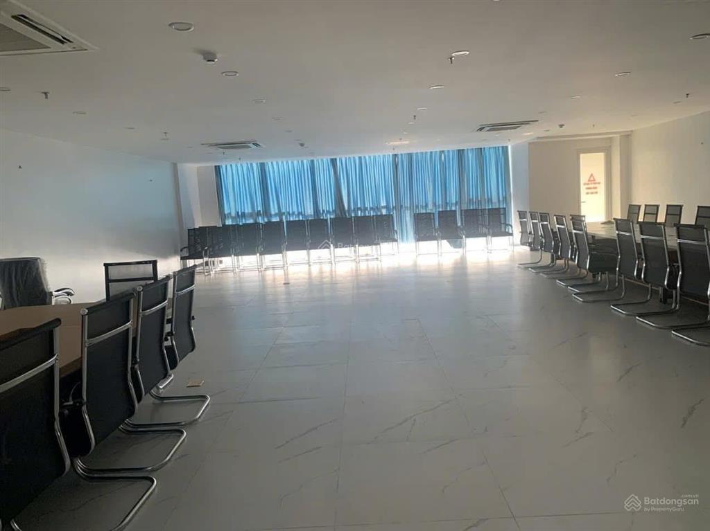 Bán nhà phố phùng chí kiên, hoàng sâm, cầu giấy. dt 100m2 8tầng mặt tiền 7m. dòng tiền cho thuê cao