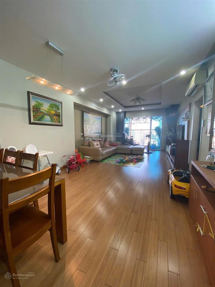 Bán căn hộ chung cư hồ gươm plaza, trần phú, hà đông. 141m2 3 ngủ full đồ. giá 8,8 tỷ. lô góc
