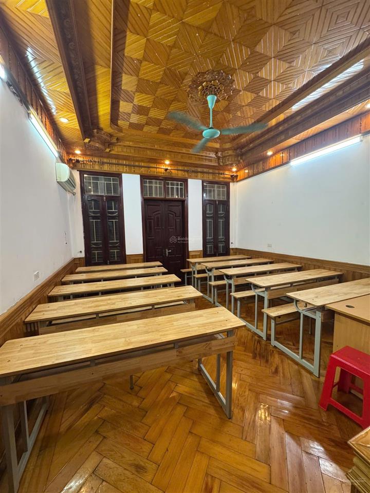 Cho thuê nhà riêng phố nghĩa đô, cầu giấy. 75m2 5 tầng. giá 25tr/tháng.  0912 259 ***