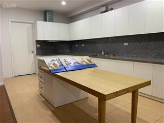 Bán ch chung cư petrowaco 97 láng hạ 170m2, 4pn, 3wc bc đông nam, sổ đỏ rồi.  0934 522 ***