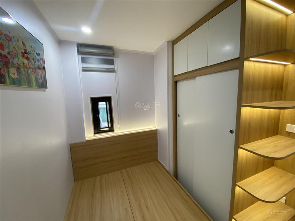 Chính chủ bán chỉ 1,550 tỷ, căn 2 pn, phố thái thịnh  đống đa. căn góc thoáng sáng