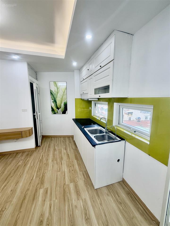 Bán căn góc 1 ngủ khương đình  đối diện five stars  có hầm ô tô