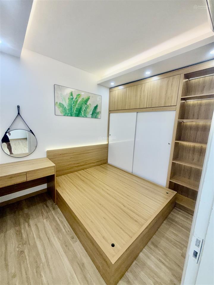 Bán căn góc 1 ngủ khương đình  đối diện five stars  có hầm ô tô