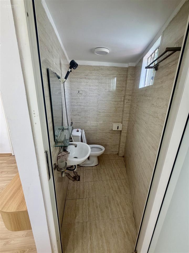 Chính chủ bán chung cư khương đình 38m2 full nội thất có hầm ô tô