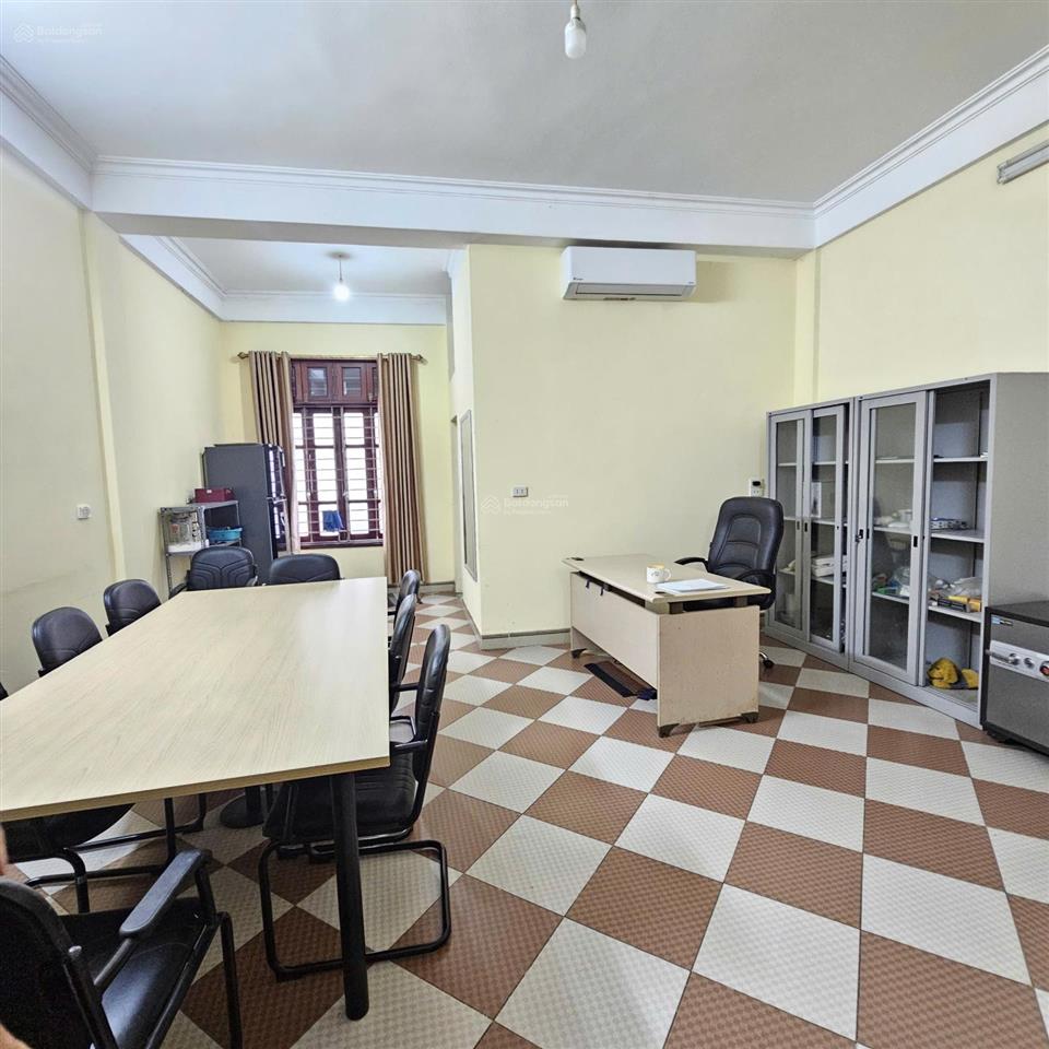 Bán nhà trần khát chân 95m giá chỉ 22 tỷ xây ccmn dòng tiền tốt