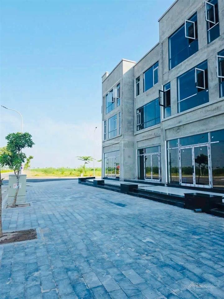 Chính chủ cần tiền gấp bán 2000 m2 công nghiệp telin kim bài giá 7.5 tr/ m2.  0904 588 ***