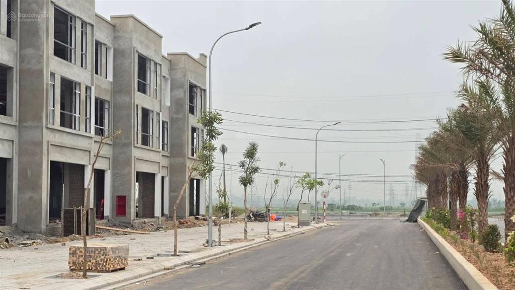 Chính chủ cần tiền gấp bán 2000 m2 công nghiệp telin kim bài giá 7.5 tr/ m2.  0904 588 ***