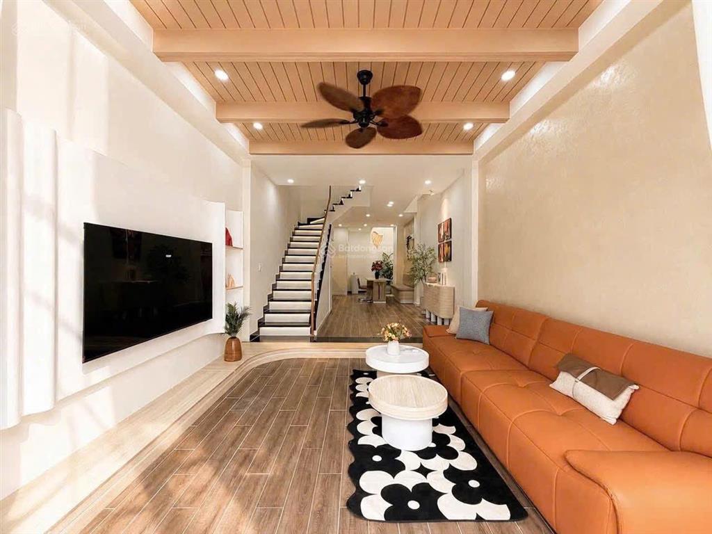 Chỉ 5.x tỷ  3 phòng ngủ! căn nhà đẹp 3 tầng kiệt trung tâm hải châu  đà nẵng