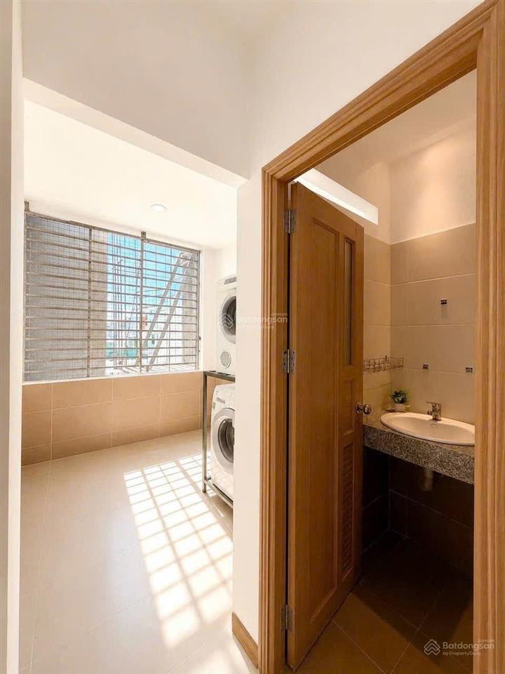 Nhỉnh 4 tỷ! bán nhà 3 tầng đẹp  3 phòng ngủ kiệt rộng ngay trung tâm đà nẵng gần đống đa