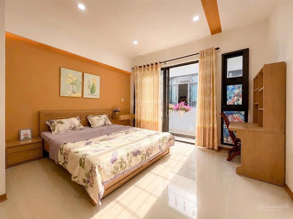 Nhỉnh 4 tỷ! bán nhà 3 tầng đẹp  3 phòng ngủ kiệt rộng ngay trung tâm đà nẵng gần đống đa