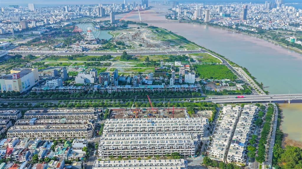 Chủ kẹt tiền bán gấp căn biệt thự mặt sông elysia đường thăng long