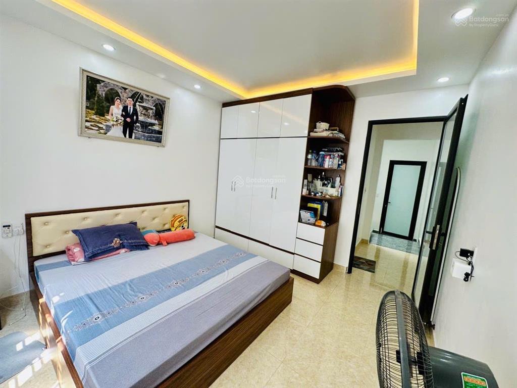 Cho thuê nhà riêng 3 tầng mới, full nội thất