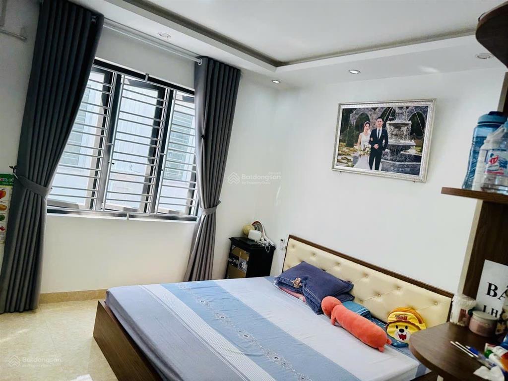 Cho thuê nhà riêng 3 tầng mới, full nội thất