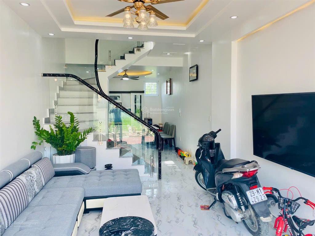 Cho thuê nhà riêng 3 tầng mới, full nội thất