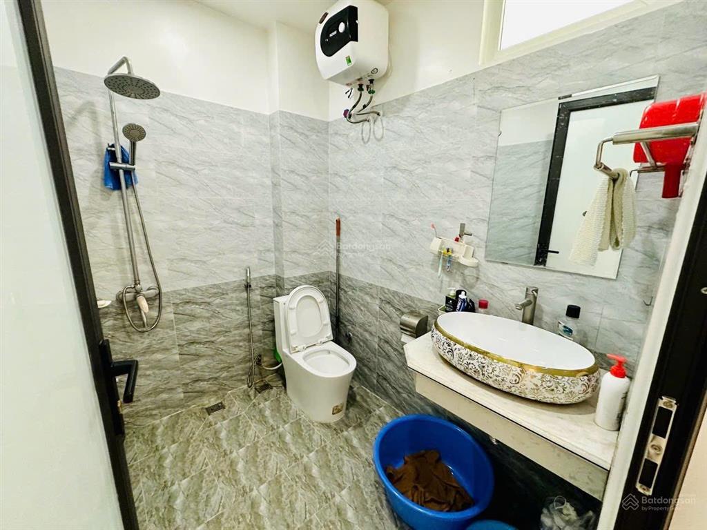 Cho thuê nhà riêng 3 tầng mới, full nội thất