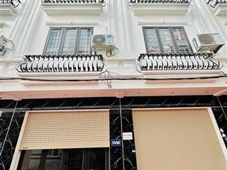 Cho thuê nhà riêng 3 tầng mới, full nội thất