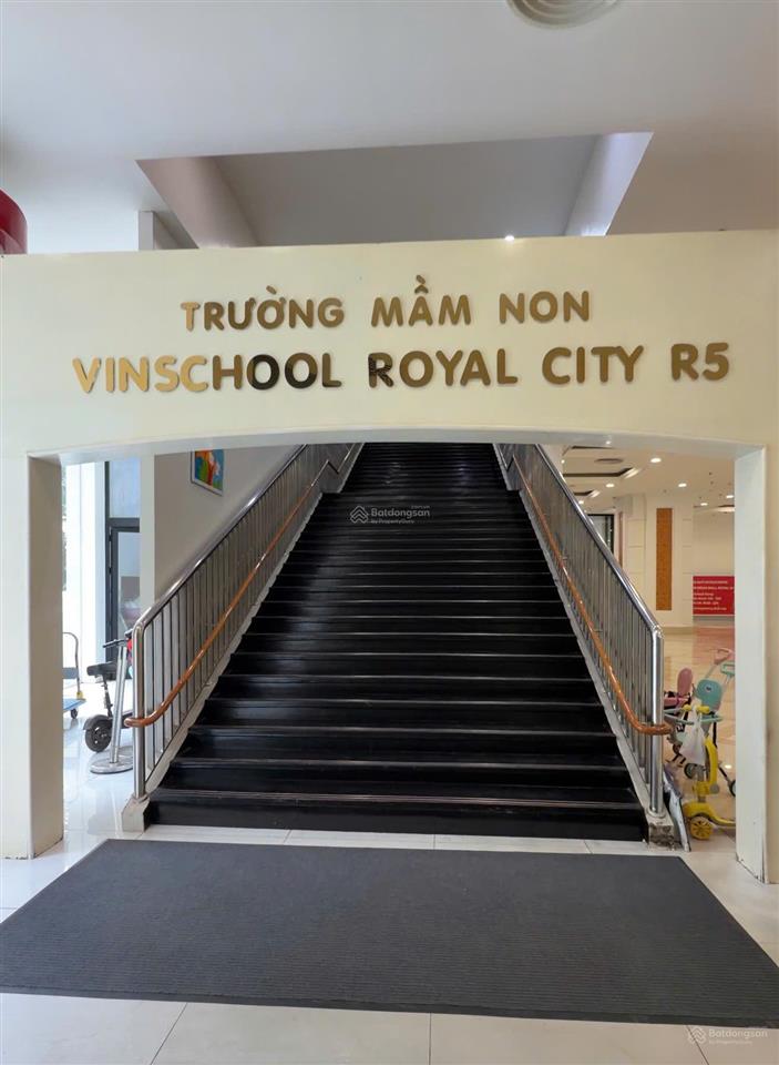 Chính chủ cho thuê 40m2 mặt bằng tầng 1 tòa r5 vinhomes royal city