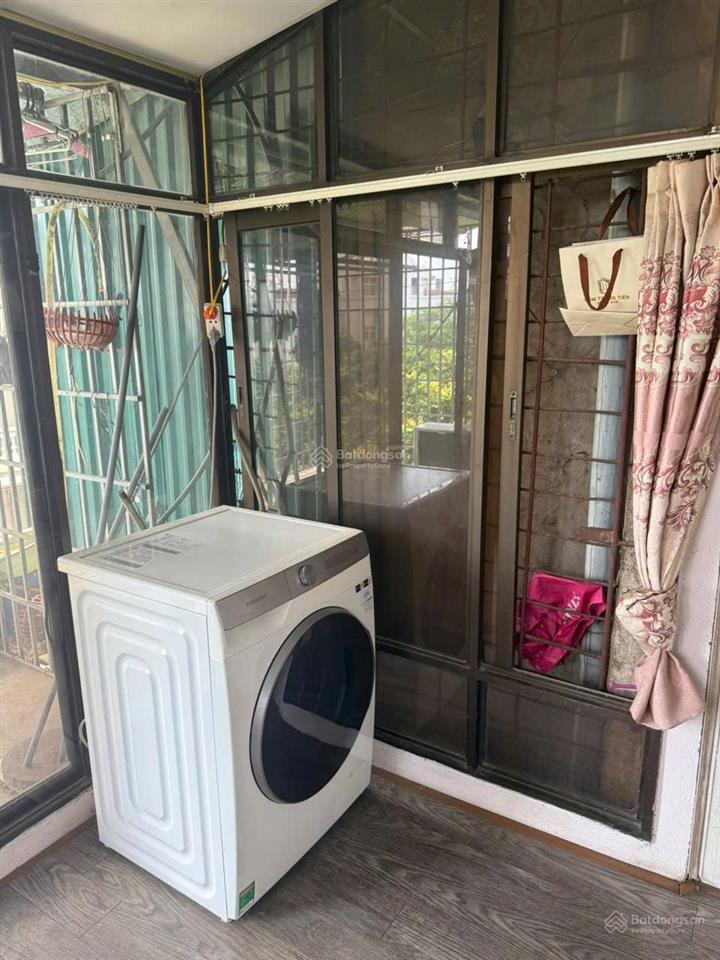 Chính chủ cho thuê tập thể 2 phòng ngủ mỳ chùa bộc phố nguyễn ngọc doãn giá rẻ 6.5 triệu
