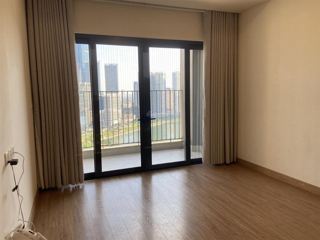 Cho thuê căn hiếm 2 phòng ngủ đồ cơ bản sky park residence giá 16 triệu