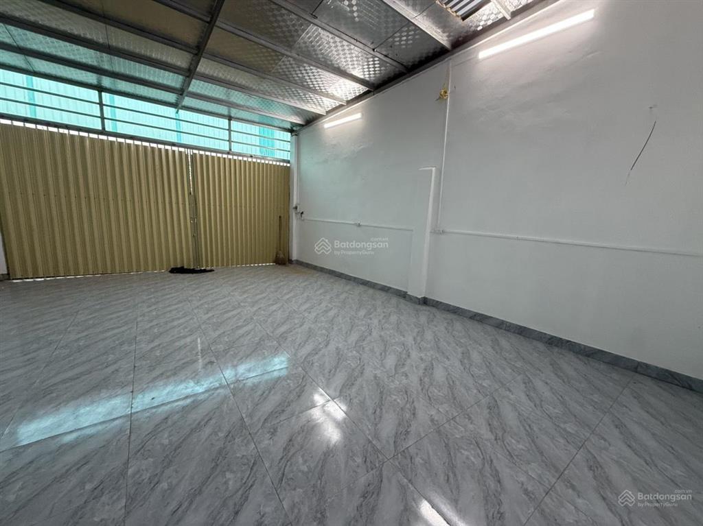Cho thuê kho tại văn nội xe container vào tận nơi dt 110m2. vừa ở vừa kinh doanh giá 8,5 triệu