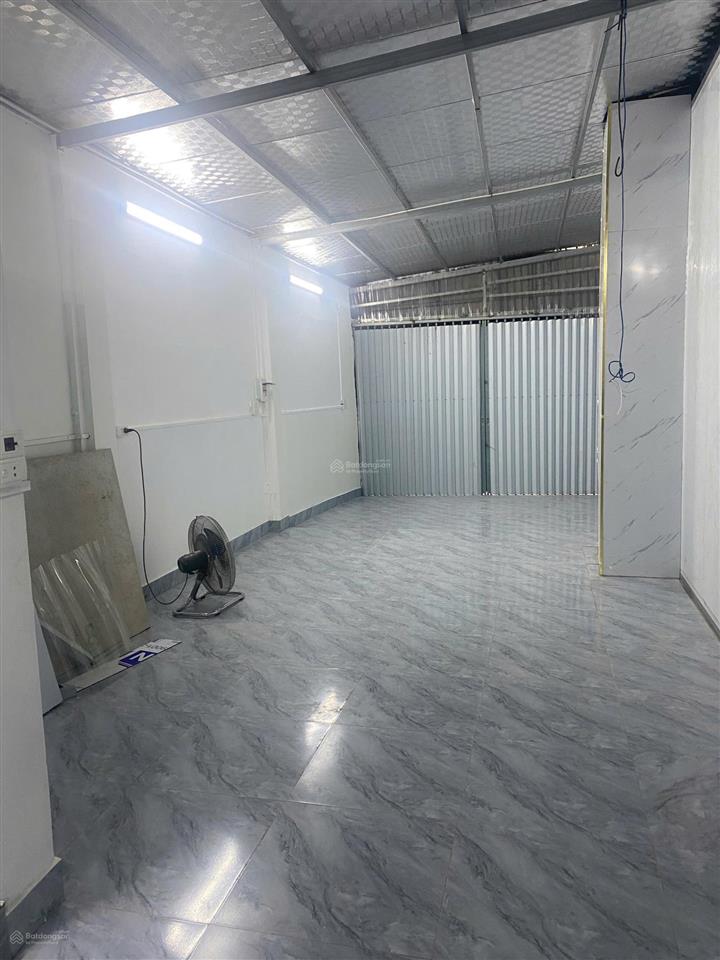 Cho thuê kho tại văn nội xe container vào tận nơi dt 110m2. vừa ở vừa kinh doanh giá 8,5 triệu