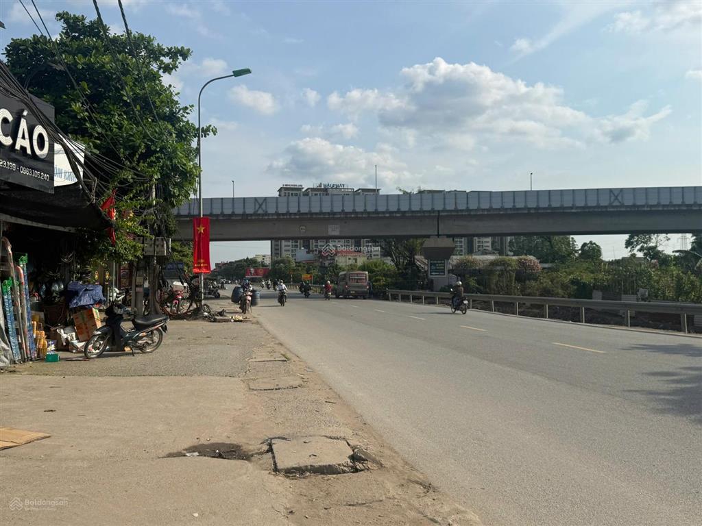 Cho thuê kho tại ba la, phố xốm 300m2, xe container đỗ cửa. giá 23 triệu/tháng