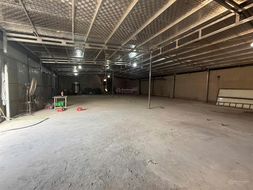 Cho thuê kho tại ba la, phố xốm 300m2, xe container đỗ cửa. giá 23 triệu/tháng
