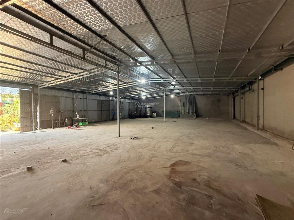 Cho thuê kho tại ba la, phố xốm 300m2, xe container đỗ cửa. giá 23 triệu/tháng