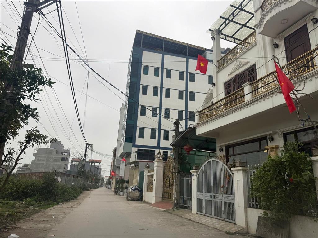 Cho thuê đất trống dt 1500m2, đường oto tải tránh. tiện kinh doanh tại bích hoà. giá 8 triệu/tháng