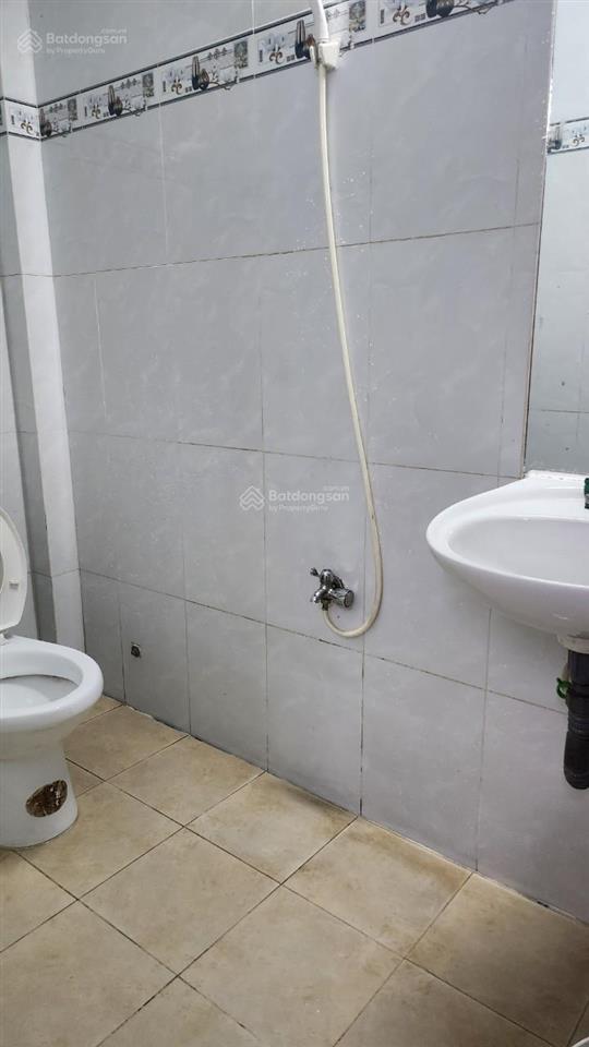 Cần cho thuê phòng trọ, ưu tiên sinh viên nam. gần đại học nguyễn tất thành  hồ chí minh