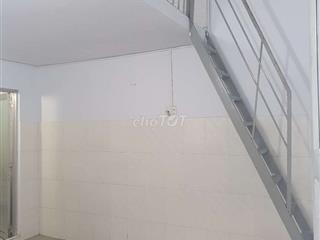PHÒNG CAO CẤP CUỐI DÃY 25m² MÁY LẠNH NGAY LÃ XUÂN OAI KHU CNC Q9
