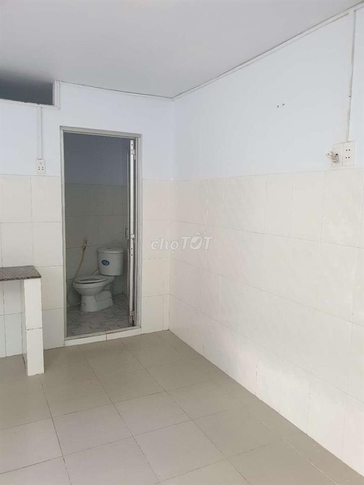 PHÒNG CAO CẤP CUỐI DÃY 25m² MÁY LẠNH NGAY LÃ XUÂN OAI KHU CNC Q9
